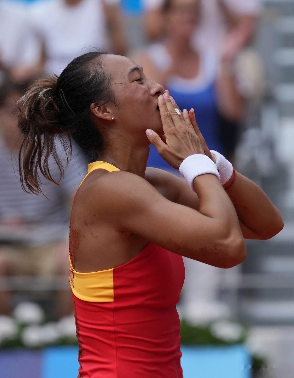 包含爆冷！网球强队意外出局震惊全场的词条