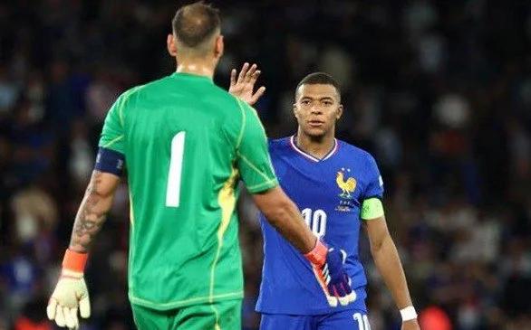 比利时横扫瑞士,姆巴佩扛起全队 比利时横扫瑞士,姆巴佩扛起全队