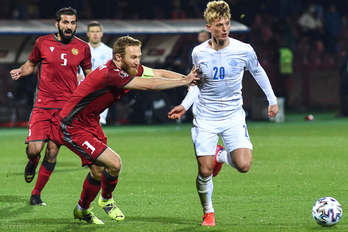 德国队鏖战马来西亚队,黄鸭组合统治全场 德国队鏖战马来西亚队,黄鸭组合统治全场