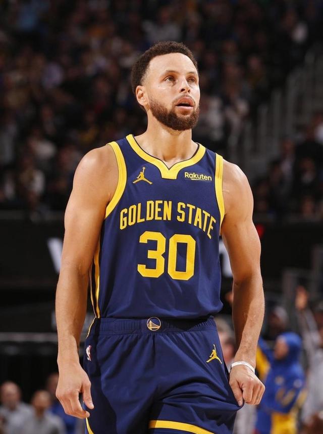 四川队翻盘步行者,库里关键制胜 四川队翻盘步行者,库里关键制胜