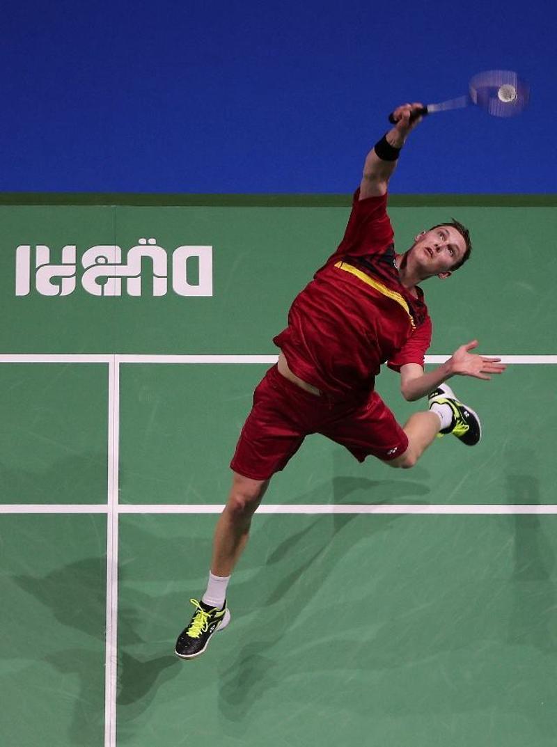 日本队轻取泰国队，安赛龙惊艳四座