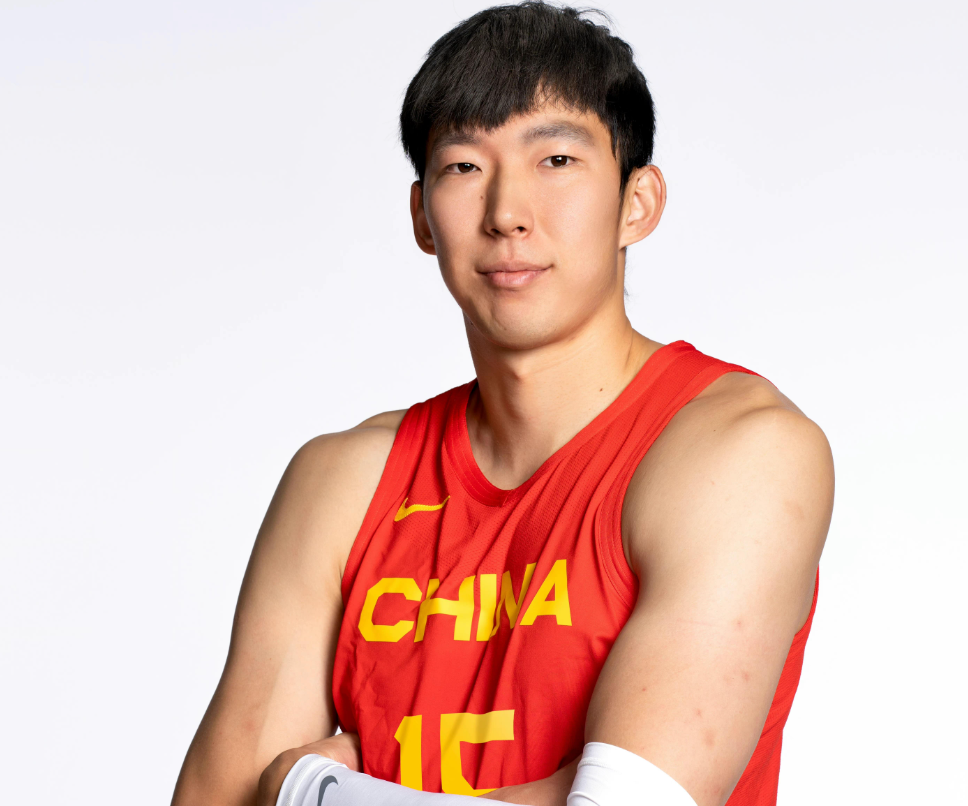 太阳险胜新疆队,周琦高光表现 太阳险胜新疆队,周琦高光表现