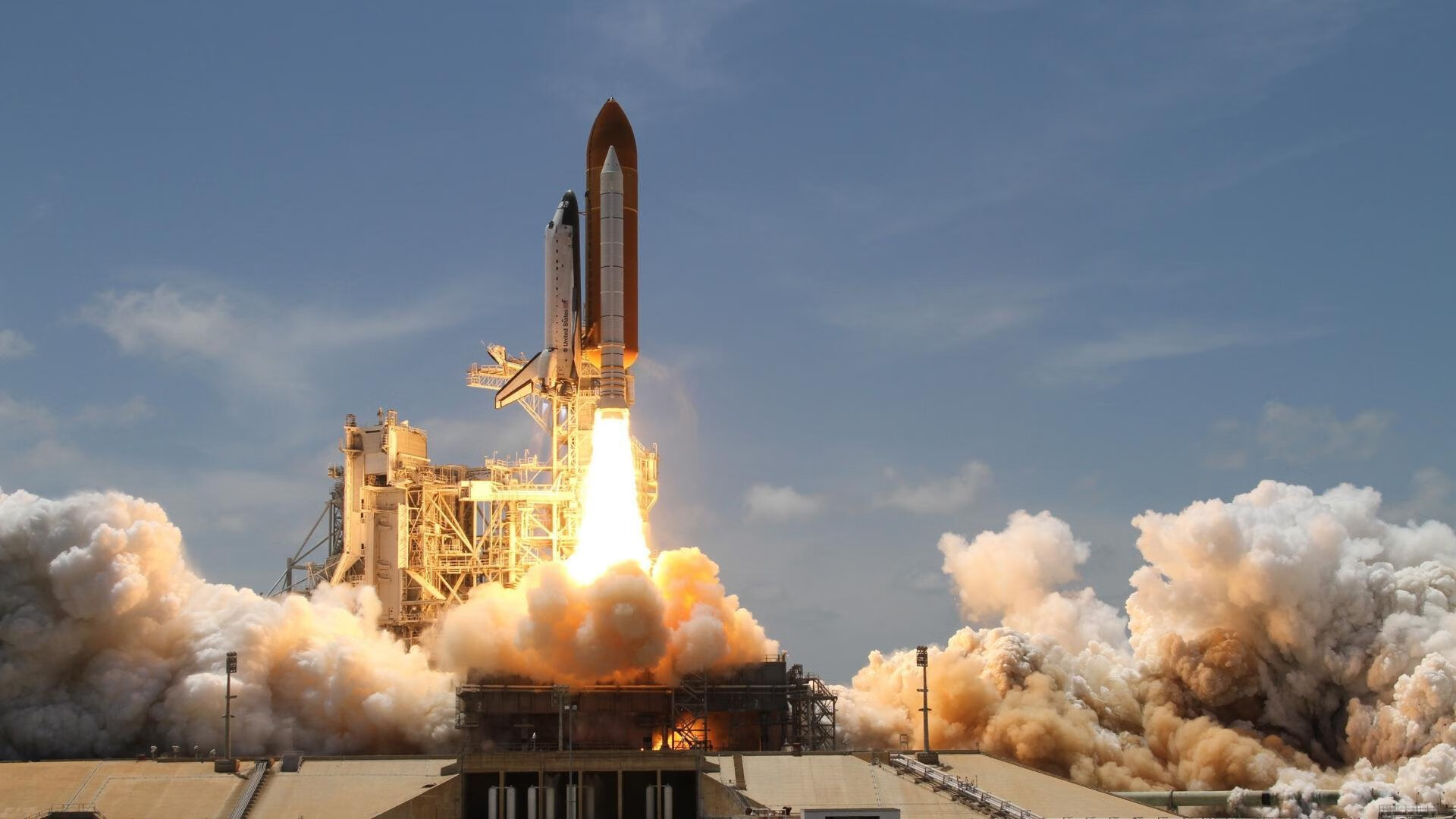 绿茵与球台同时奏凯,波兰铁骑东瀛扬威,樊振东状态如烈焰灼台