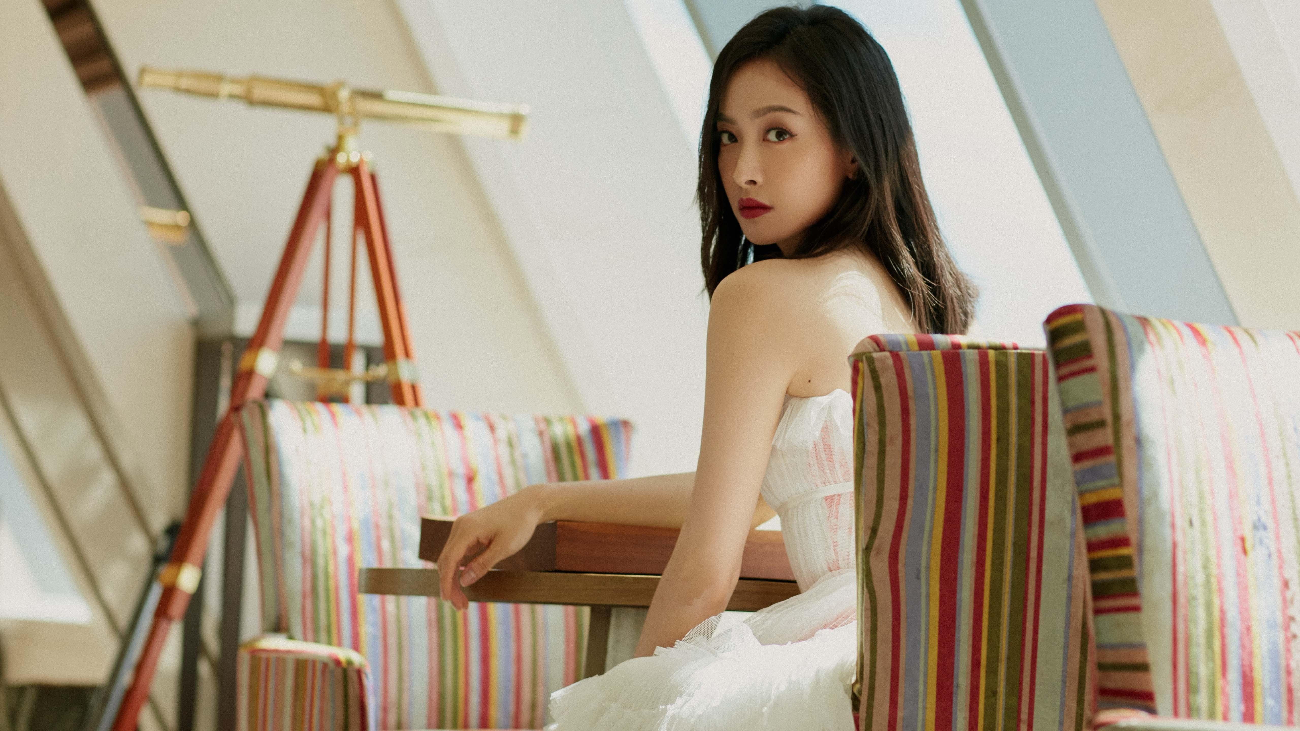 奇才定乾坤!小贾伦璀璨48分终结雄鹿,展现巨星本色