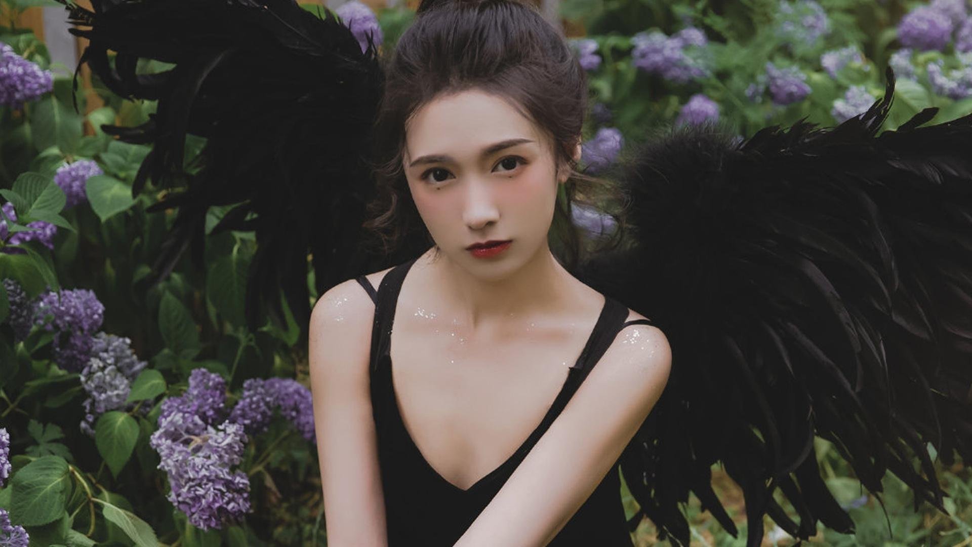 烈焰焚云,欧冠之夜的太阳,如何冲垮了黄蜂的防线?